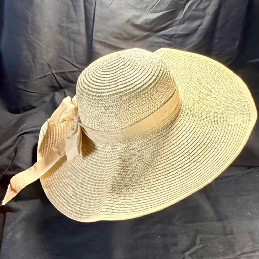 🚨 Cream 100% Paper Straw Hat w/ Ribbon Detail Women's Fashionable Sun Hat